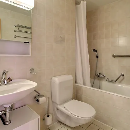 Cretes 14 And Its Vaste Terrasse Apartament *